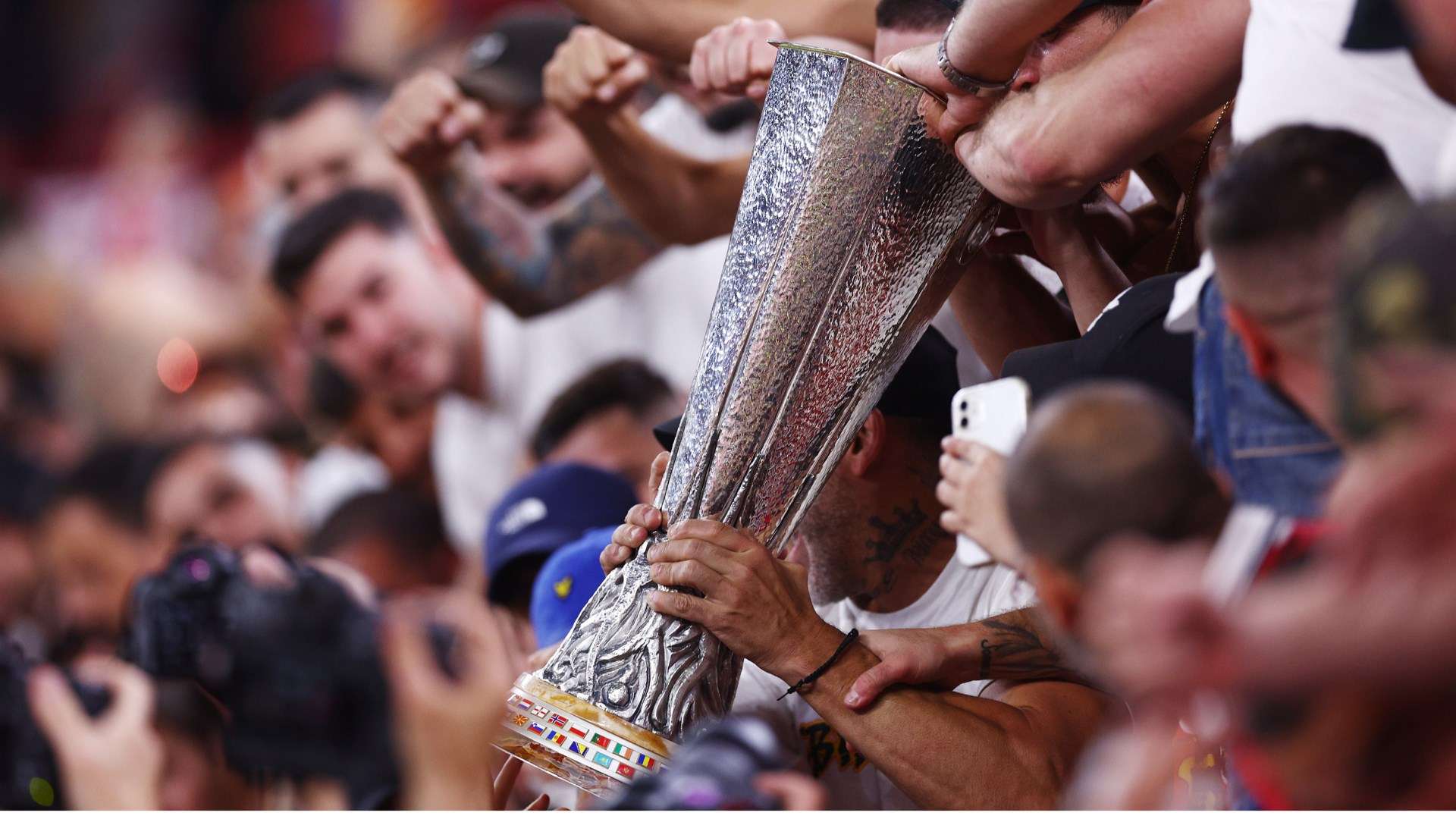 于他们的传 于他们的传