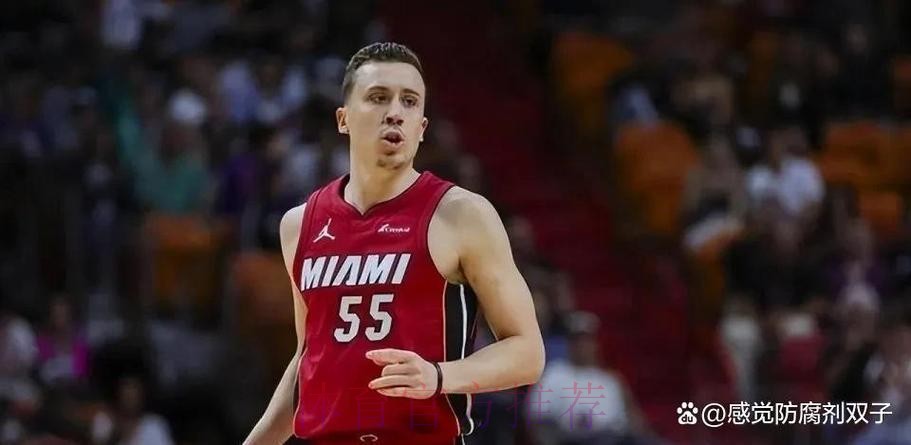 邓罗出战32分钟,三分11中5得到15分4篮板2助攻1抢断1盖帽 邓罗出战32分钟,三分11中5得到15分4篮板2助攻1抢断1盖帽